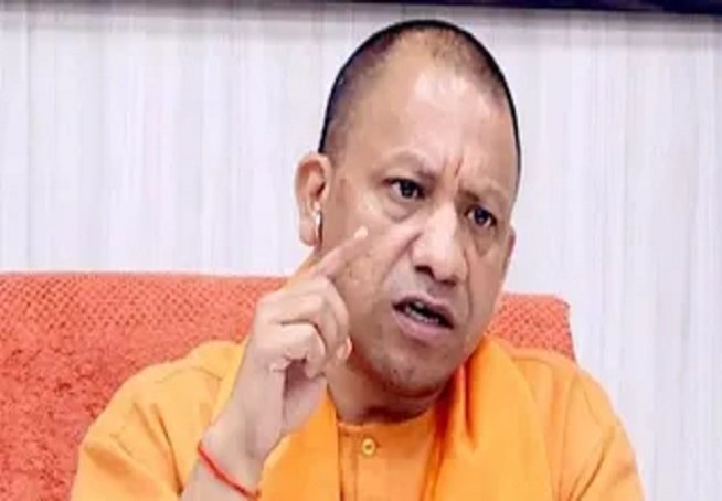चीनी की कालाबाजारी पर योगी का डंडा, 400 टन स्टॉक पर होगी कार्रवाई
