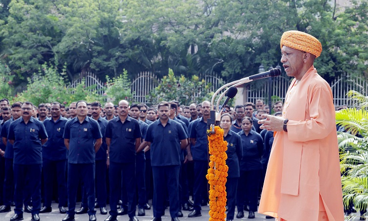 स्वीधनता दिवस समारोह में मुख्यमंत्री योगी का ऐलान, उप्र सरकार जल्द लाएगी युवा नीति