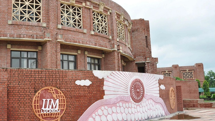 योगी सरकार में अब छोटे उद्यमों को बड़ा बनाएगा ‘आईआईएम मॉडल’