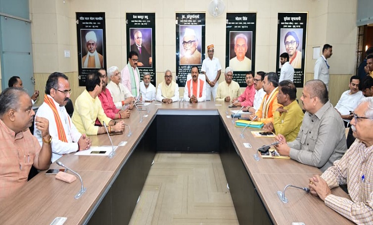 विधान परिषद सदस्यों के साथ सर्वदलीय बैठक में प्रदेश के समग्र विकास पर हुई व्यापक चर्चा : केशव मौर्य