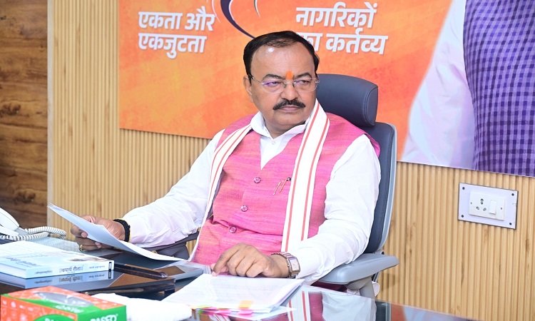 मत्स्य पालन को गति देने के लिए अधिकारियों को दिए आवश्यक निर्देश : केशव मौर्य