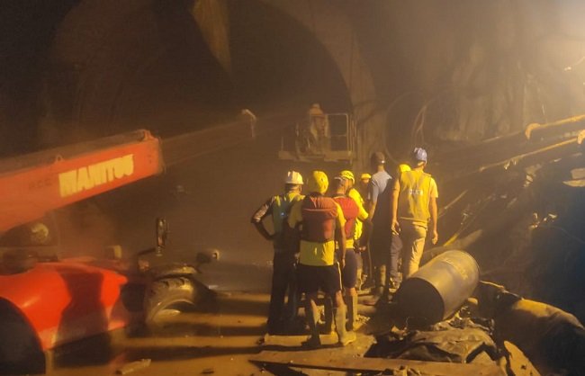 Pipalkoti Tunnel Accident: मृतकों की संख्या बढ़कर 11, घायल रोहित ने एम्स ऋषिकेश में दम तोड़ा