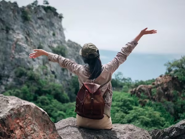 लंबे सफर में भी रहेंगी फ्रेश, फॉलो करें ये टिप्स