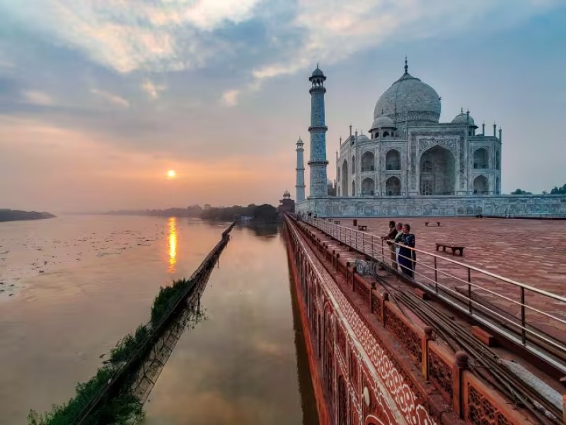 आगरा में यमुना किनारे निखरेगा प्राकृतिक सौंदर्य, योगी सरकार 3.46 करोड़ से बनाएगी भव्य ‘रिवर फ्रंट पार्क’