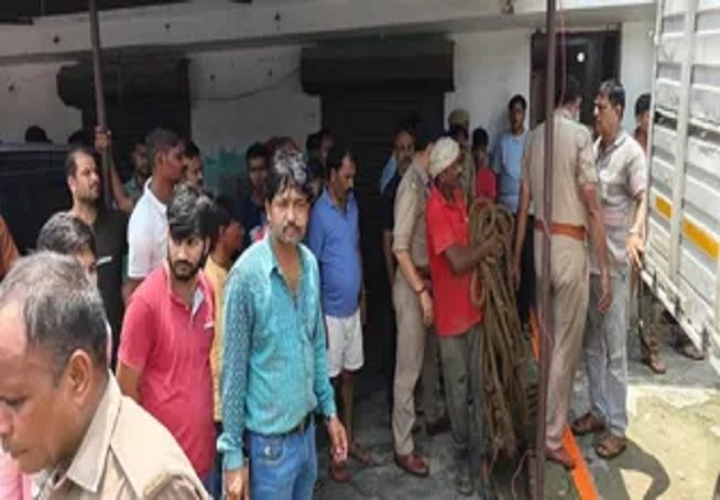 प्रयागराज में सेप्टिक टैंक बना मौत का जाल, जहरीली गैस से दो मजदूरों की दर्दनाक मौत
