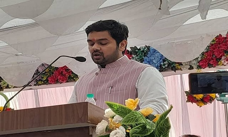 उमाशंकर सिंह के बाद बेटे प्रिंस सिंह पर टिकी निगाहें, मायावती के बयान से बढ़ीं राजनीतिक अटकलें