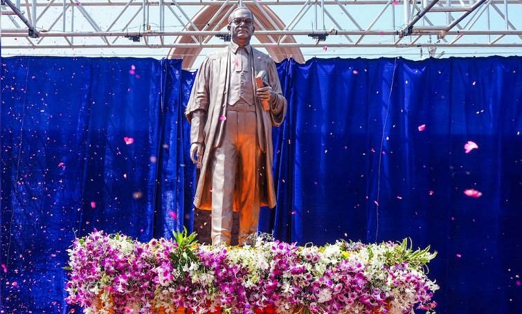 यूपी में 4,030 आंबेडकर प्रतिमा स्थलों का होगा विकास, योगी सरकार ने जारी किए 403 करोड़