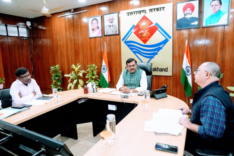 ज्योलिकोट दूषित पेयजल प्रकरण पर मुख्य सचिव सख्त, ली अधिकारियों के साथ बैठक