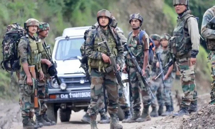 जम्मू-कश्मीर के बडगाम में मुठभेड़, एक आतंकी ढेर; AK-राइफल समेत सामान बरामद