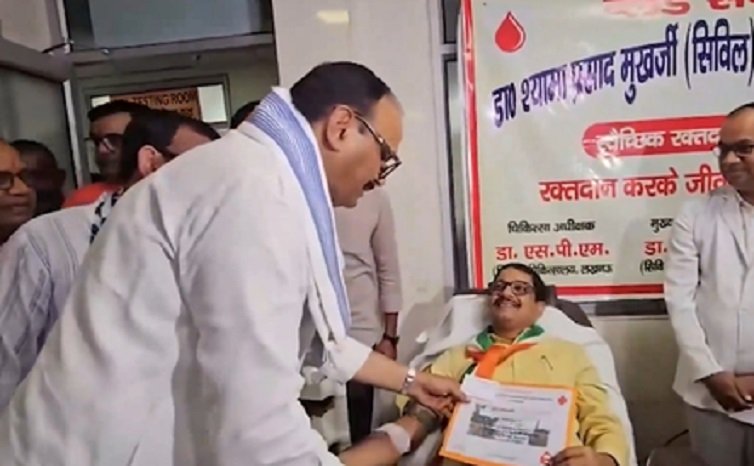 पीएम मोदी के जन्मदिन पर यूपी में सेवा का महाअभियान, 354 शिविरों में 8,323 लोगों ने किया रक्तदान
