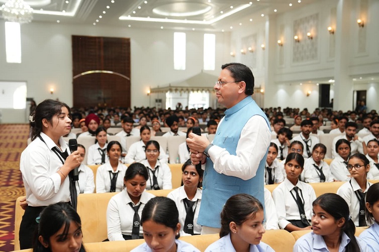 युवाओं को राज्य में ही मिलेंगे रोजगार और शिक्षा के अवसर,पलायन रोकने पर सरकार का जोर