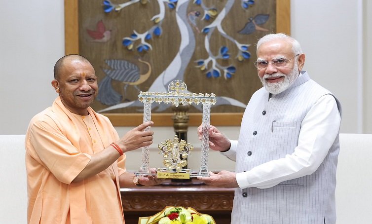 दिल्ली में योगी की दस्तक, चुनावी हलचल तेज