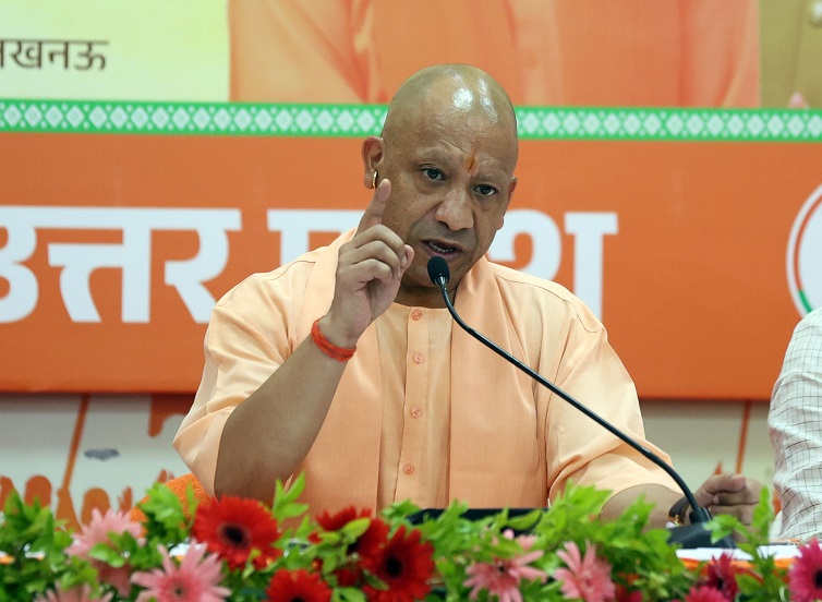 पीएम मोदी के साथ सत्ता की वंश परंपरा थी न विरासत, तप-साधना और संघर्ष से बनाई पहचान : मुख्यमंत्री योगी