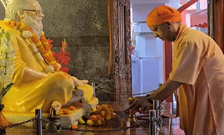 हिंदू समाज की एकता के लिए प्रचंड हिंदुत्व के वेग को आगे बढ़ाने के पक्षधर थे महंत दिग्विजयनाथ: मुख्यमंत्री योगी