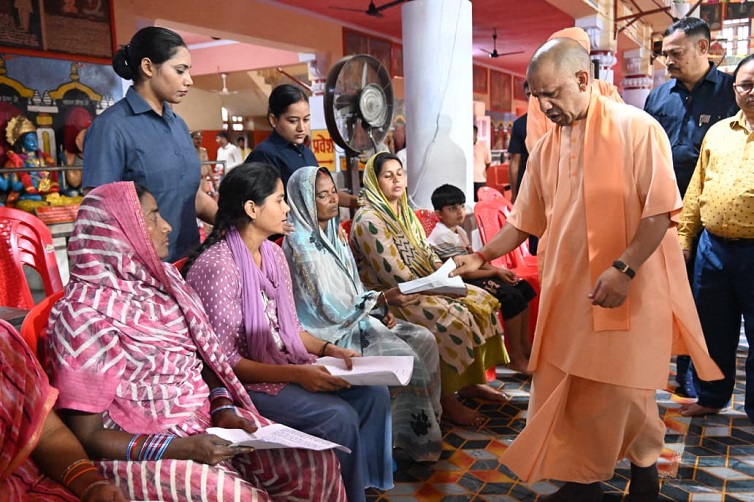 जनता से बोले सीएम – घबराइए मत, सबकी समस्या का होगा समाधान