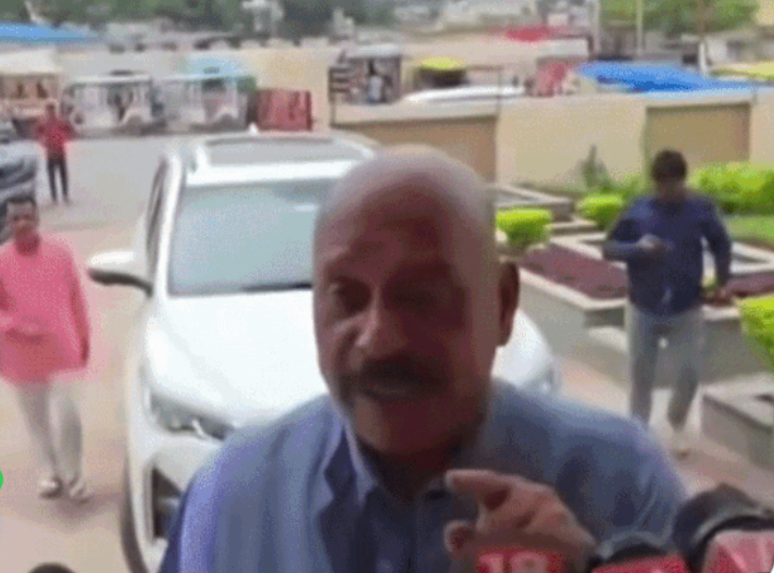 दोबारा अंदर आने नहीं देंगे… राम मंदिर ट्रस्ट के पहले CEO जितेंद्र मिश्रा मीडिया पर भड़के