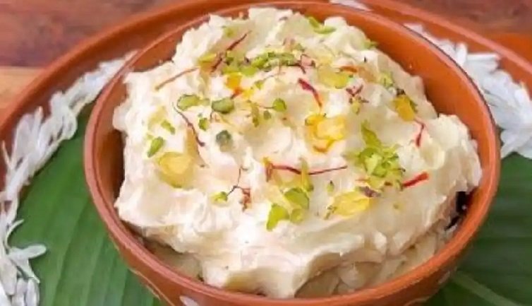 जन्माष्टमी पर कान्हा को लगाएं माखन-मिश्री का भोग, घी से ऐसे करें झटपट तैयार