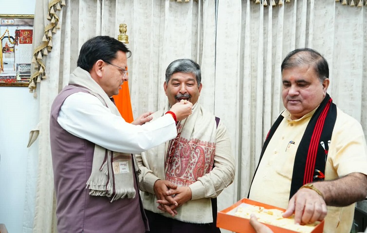 मुख्यमंत्री धामी ने नवनिर्वाचित राज्यसभा सांसद दिनेश आर्य को दी बधाई एवं शुभकामनाएं