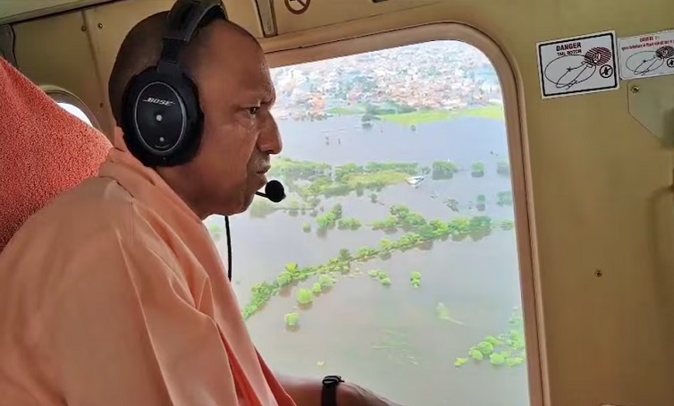 आपदा की घड़ी में पीड़ितों के साथ खड़ी है डबल इंजन सरकार: मुख्यमंत्री योगी