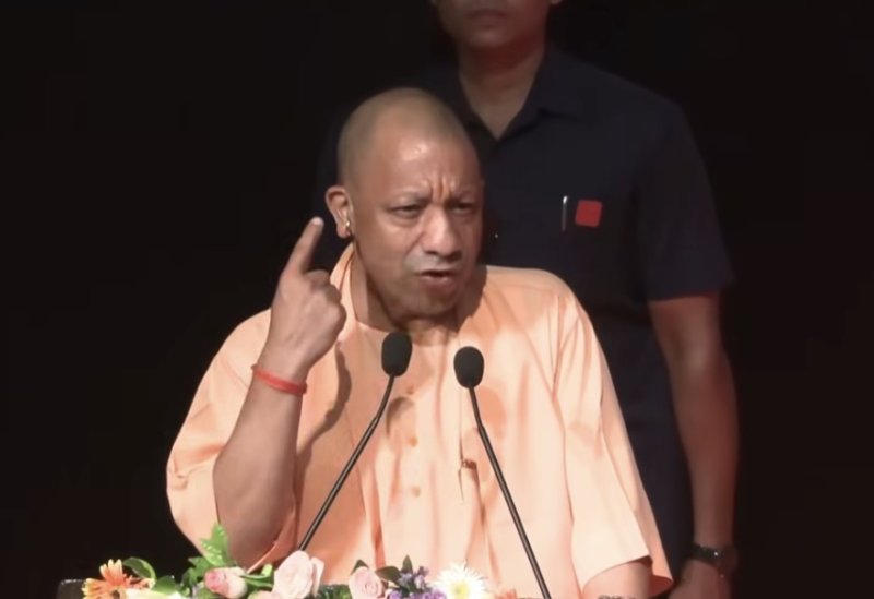 जनधन खाते खोलने पर विपक्ष उड़ाता था खिल्ली, अब गरीब के खाते में सीधे पहुंच रहा उसका पैसा: योगी