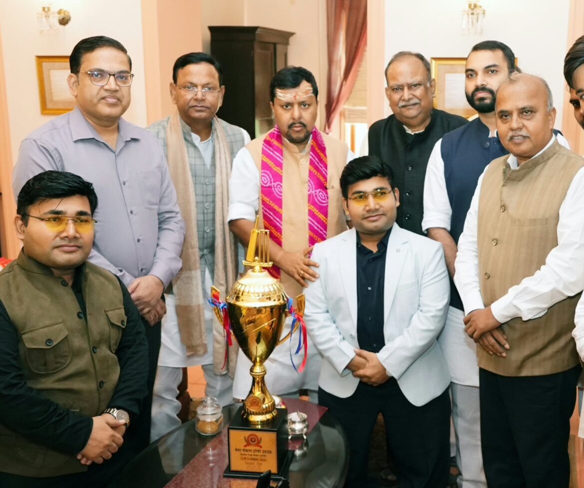 नितिन नवीन ने वाराणसी में ‘सेवा संकल्प ट्रॉफी’ का किया अनावरण