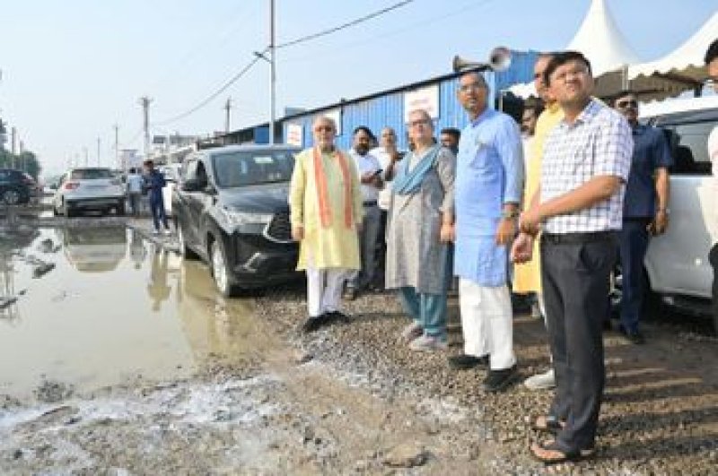 योगी सरकार फैजुल्लागंज में लगातार चला रही बाढ़ राहत कार्य, प्रभारी मंत्री ने किया निरीक्षण