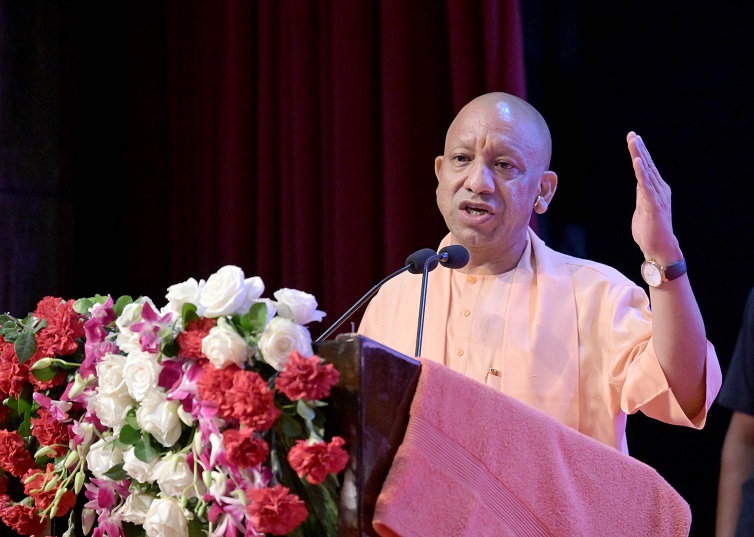 अभावों को ढाल नहीं, संघर्ष का मार्ग बनाया, रामनाथ कोविन्द की जीवन यात्रा हर भारतीय के लिए प्रेरणा: सीएम योगी