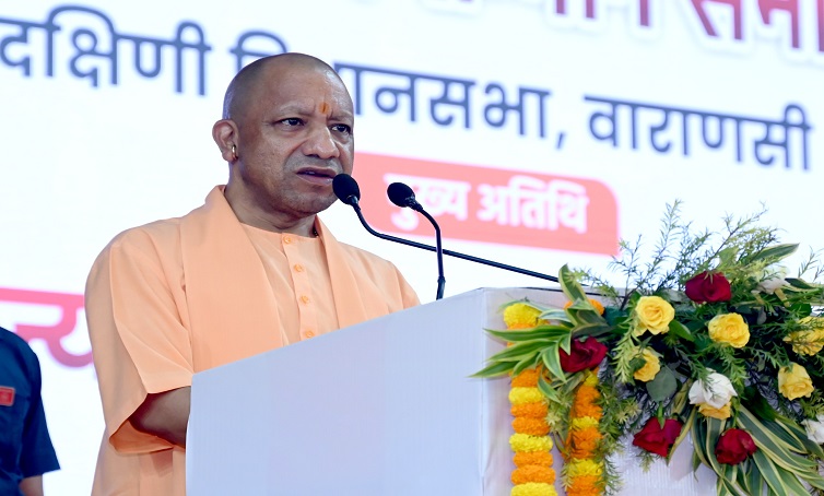 माफिया की जगह सिर्फ मिट्टी, कब्जाई जमीन पर गरीबों की बनेंगी हवेलियां: मुख्यमंत्री योगी
