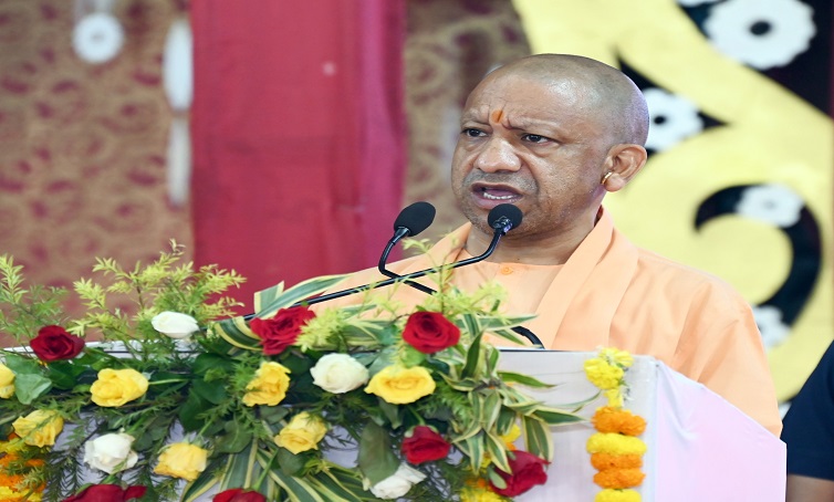 जो कभी माफिया के सामने नाक रगड़ते थे, वे आज कानून-व्यवस्था पर दे रहे उपदेश : मुख्यमंत्री योगी